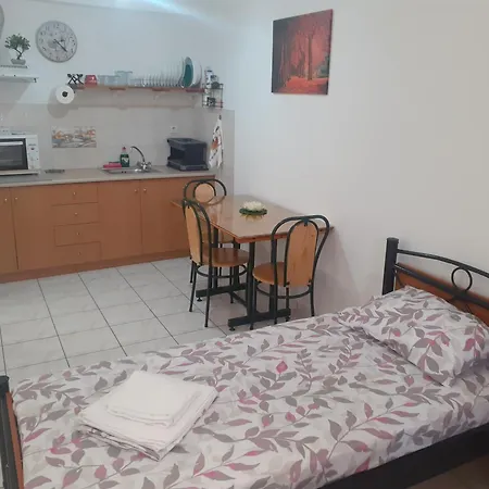 Apartment Yellow House Kalamata